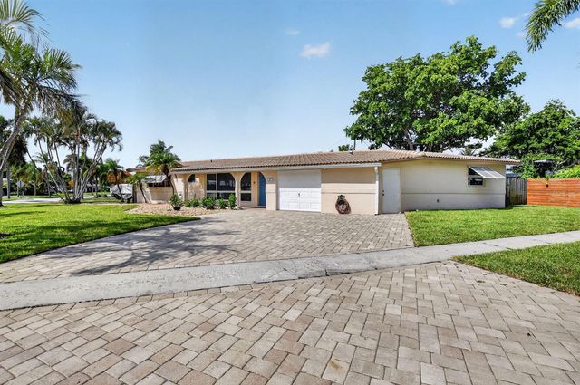 301 SE 8th Avenue, Deerfield Beach, FL 33441