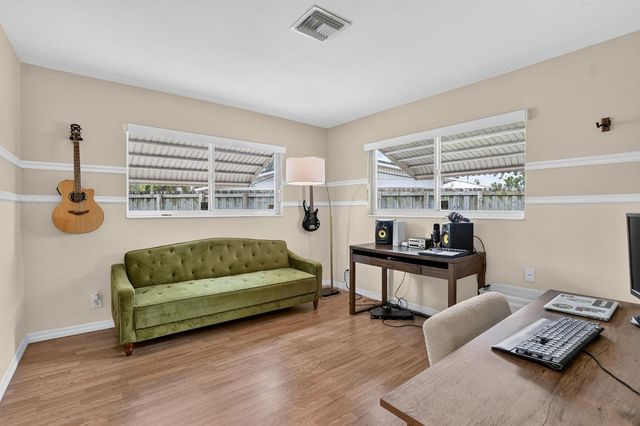 301 SE 8th Avenue, Deerfield Beach, FL 33441
