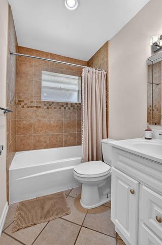 301 SE 8th Avenue, Deerfield Beach, FL 33441
