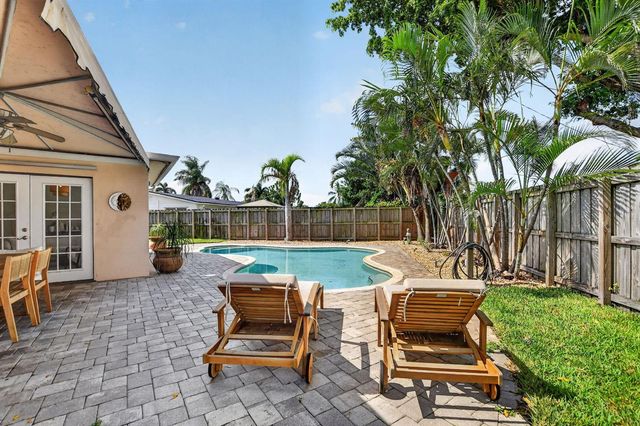 301 SE 8th Avenue, Deerfield Beach, FL 33441
