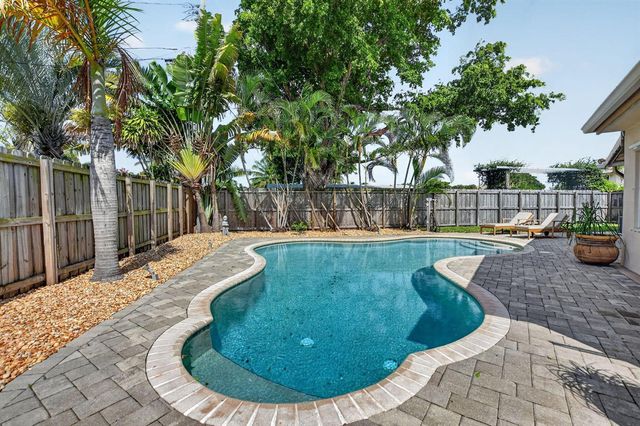 301 SE 8th Avenue, Deerfield Beach, FL 33441
