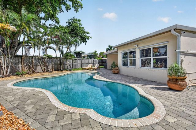 301 SE 8th Avenue, Deerfield Beach, FL 33441