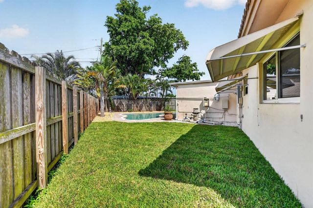 301 SE 8th Avenue, Deerfield Beach, FL 33441