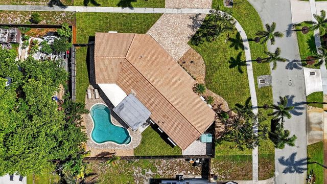 301 SE 8th Avenue, Deerfield Beach, FL 33441