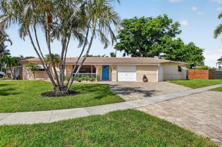 301 SE 8th Avenue, Deerfield Beach, FL 33441