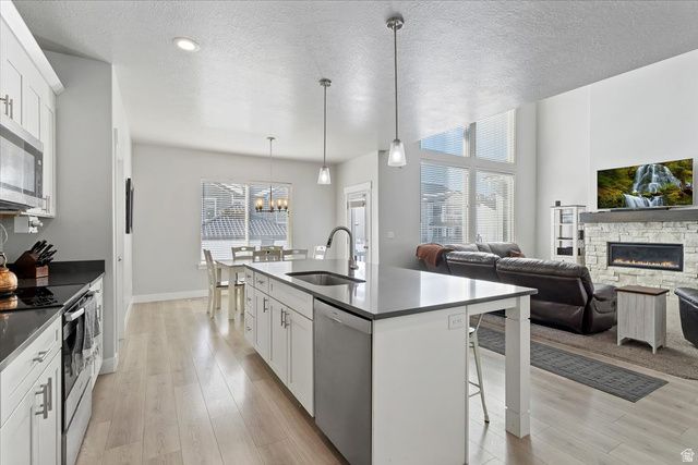 14884 S LONE BIRCH LN, Draper, UT 84020