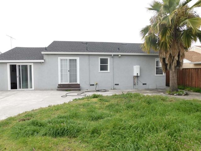 15018 Edgemoor St, San Leandro, CA 94579