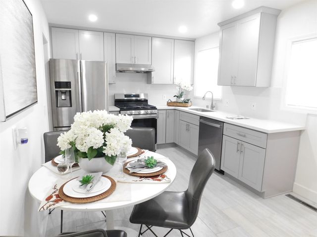 15018 Edgemoor St, San Leandro, CA 94579