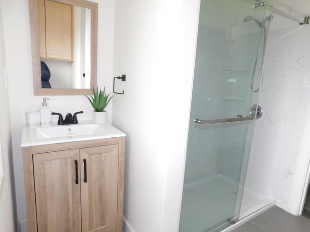 15018 Edgemoor St, San Leandro, CA 94579