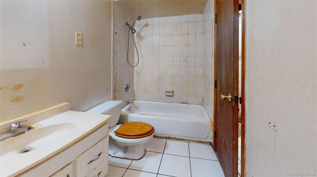 862 Leland Avenue 34A, Bronx, NY 10473