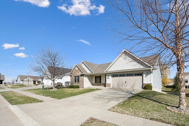 1716 Conor Court, Clinton, IA 52732