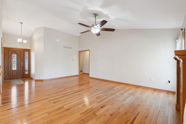 1716 Conor Court, Clinton, IA 52732