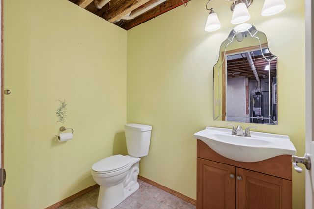 1716 Conor Court, Clinton, IA 52732