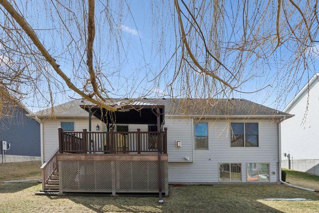 1716 Conor Court, Clinton, IA 52732