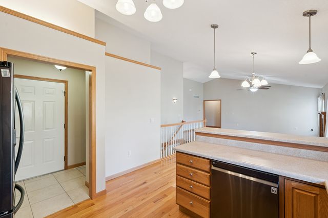 1716 Conor Court, Clinton, IA 52732