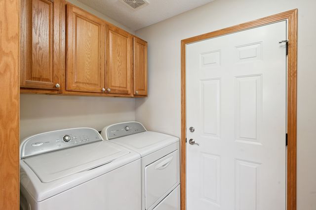 1716 Conor Court, Clinton, IA 52732