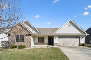 1716 Conor Court, Clinton, IA 52732