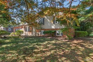 131 E Country Lane, Collinsville, IL 62234
