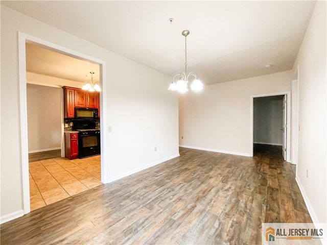 105 Regency Place, Woodbridge Proper, NJ 07095