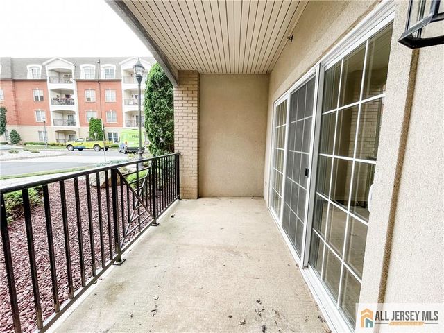 105 Regency Place, Woodbridge Proper, NJ 07095