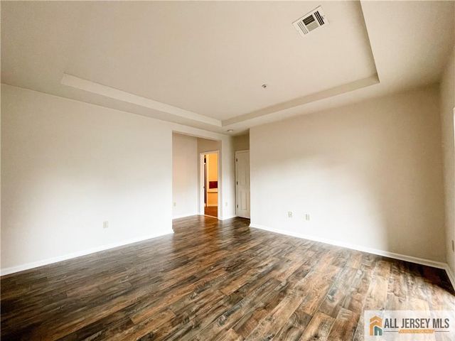105 Regency Place, Woodbridge Proper, NJ 07095