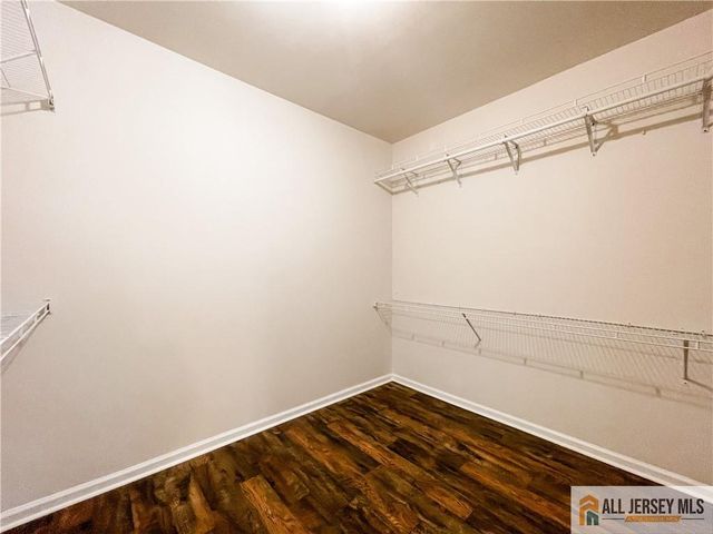 105 Regency Place, Woodbridge Proper, NJ 07095