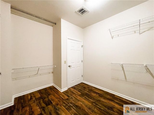 105 Regency Place, Woodbridge Proper, NJ 07095