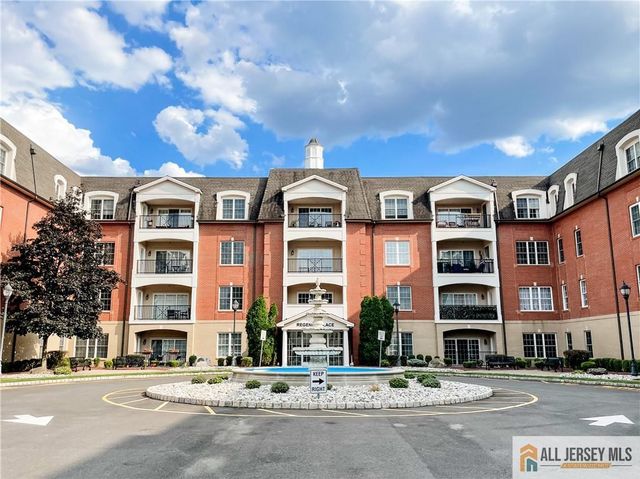 105 Regency Place, Woodbridge Proper, NJ 07095