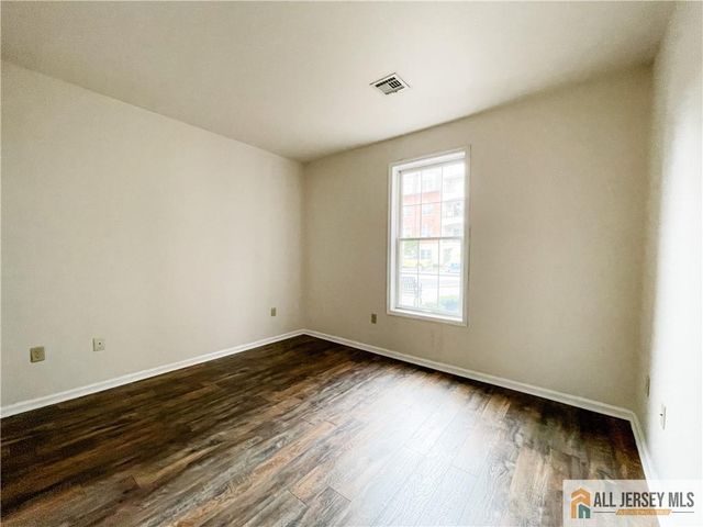 105 Regency Place, Woodbridge Proper, NJ 07095