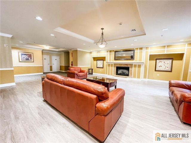 105 Regency Place, Woodbridge Proper, NJ 07095
