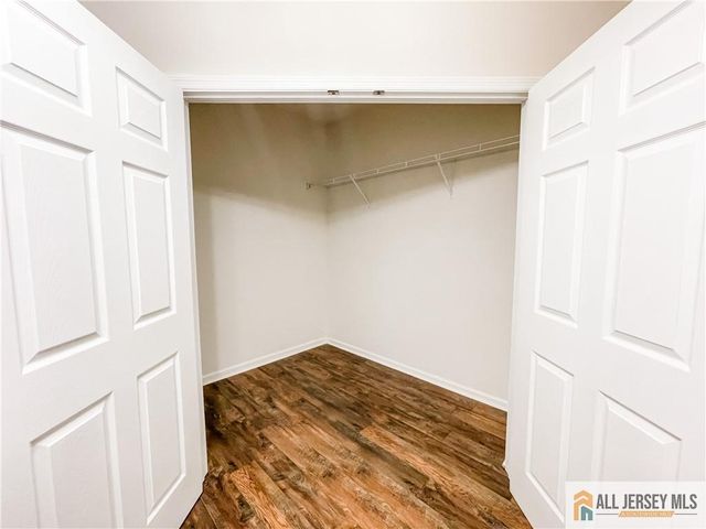 105 Regency Place, Woodbridge Proper, NJ 07095