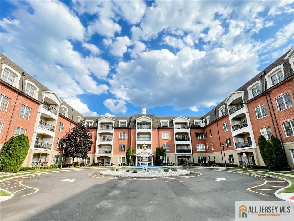 105 Regency Place, Woodbridge Proper, NJ 07095