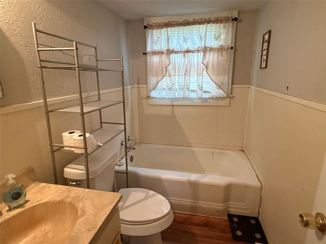 1211 Main Street, Brownwood, TX 76801