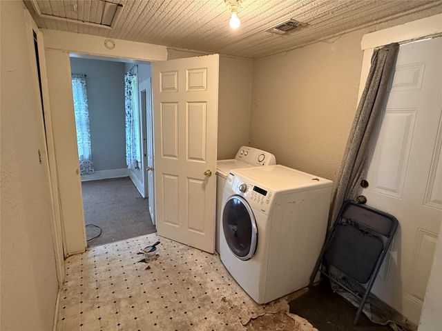 1211 Main Street, Brownwood, TX 76801