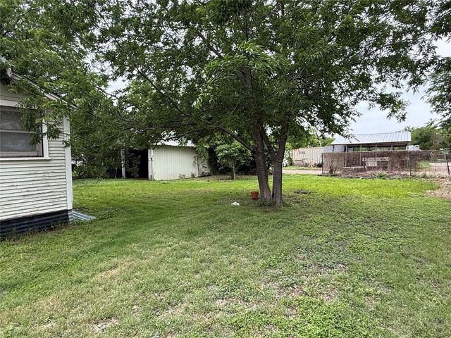 1211 Main Street, Brownwood, TX 76801