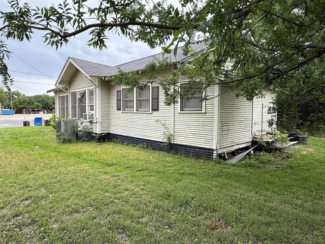 1211 Main Street, Brownwood, TX 76801