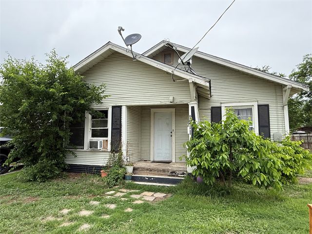 1211 Main Street, Brownwood, TX 76801
