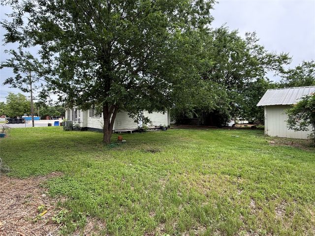 1211 Main Street, Brownwood, TX 76801