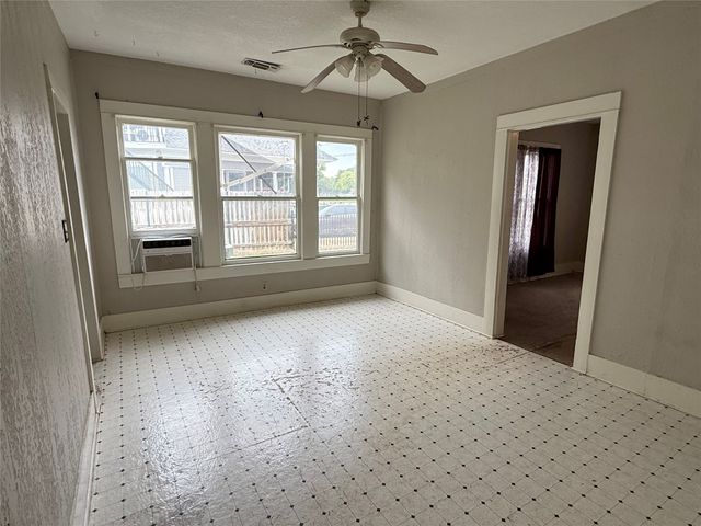 1211 Main Street, Brownwood, TX 76801