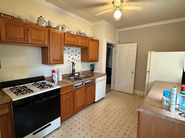 1211 Main Street, Brownwood, TX 76801