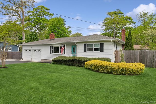 89 Woodlawn Avenue, East Moriches, NY 11940