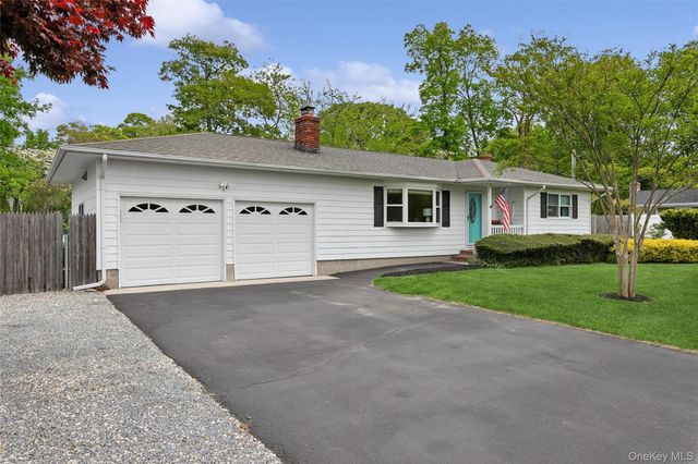 89 Woodlawn Avenue, East Moriches, NY 11940
