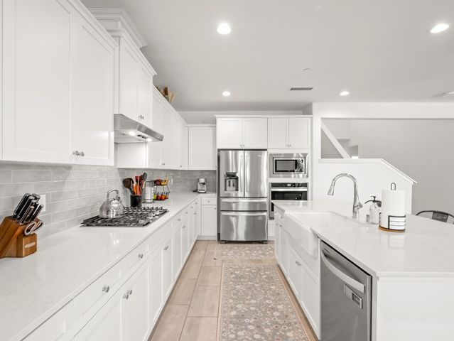 4486 Crown Bluffs Drive, Madera, CA 93636