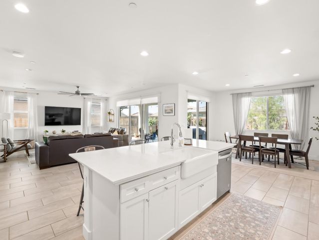 4486 Crown Bluffs Drive, Madera, CA 93636