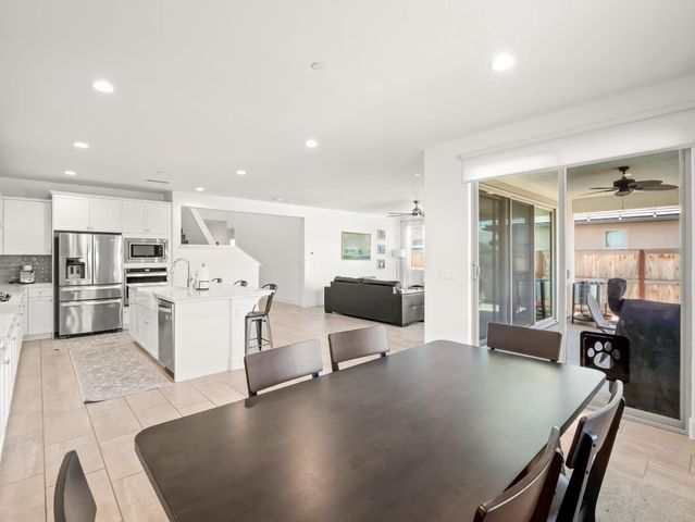 4486 Crown Bluffs Drive, Madera, CA 93636