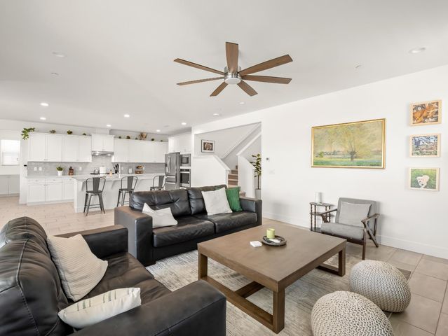 4486 Crown Bluffs Drive, Madera, CA 93636