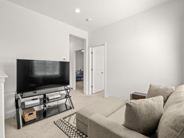 4486 Crown Bluffs Drive, Madera, CA 93636