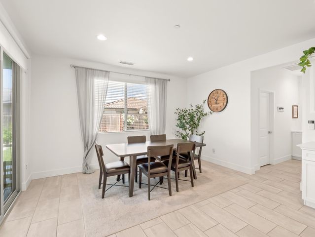 4486 Crown Bluffs Drive, Madera, CA 93636