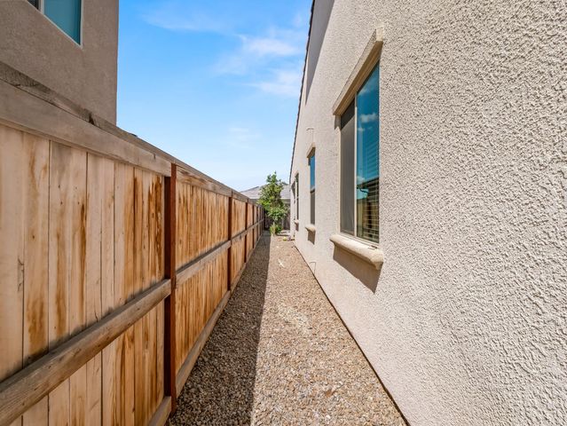 4486 Crown Bluffs Drive, Madera, CA 93636