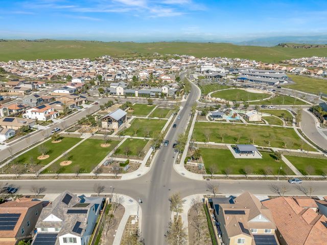 4486 Crown Bluffs Drive, Madera, CA 93636